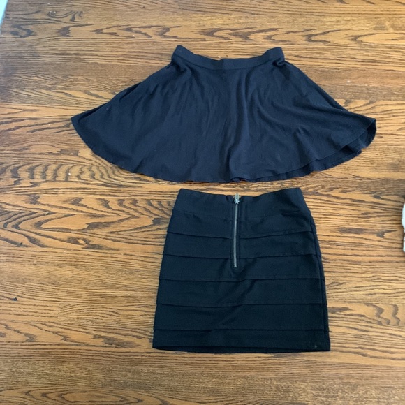 Garage and Urban Outfitters skirt bundle (pencil skirt + skater skirt) - Picture 2 of 8